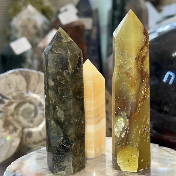 Green Opal, Orange Calcite and Labradorite Points! - Picture 4 of 4
